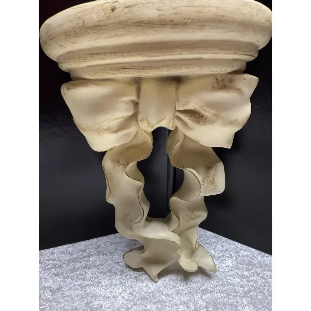 Distressed bow wall mount Floating shelf Resin bedroom bathroom EUC Set of 2